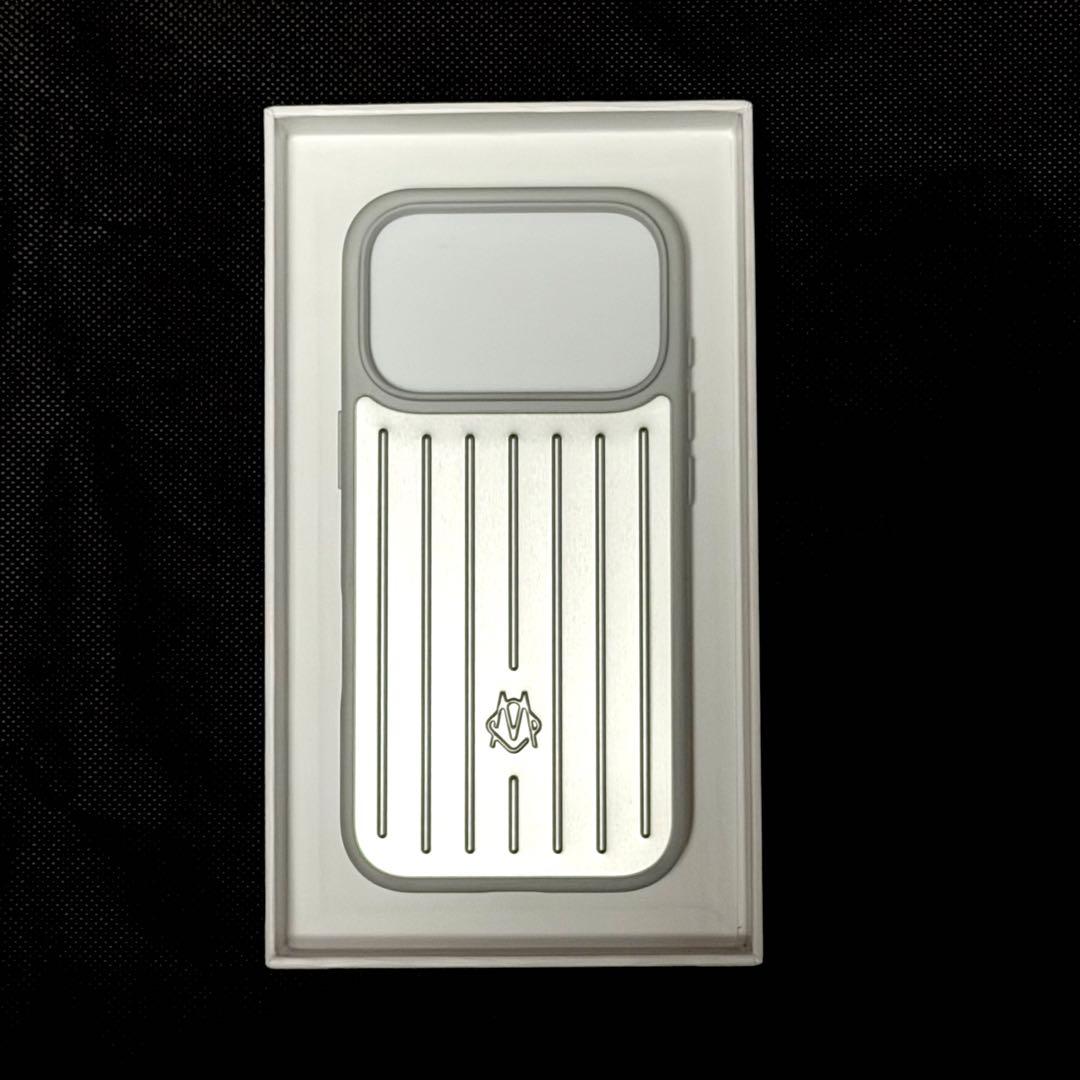 【正規品】RIMOWA iPhone17 Proケース シルバー
