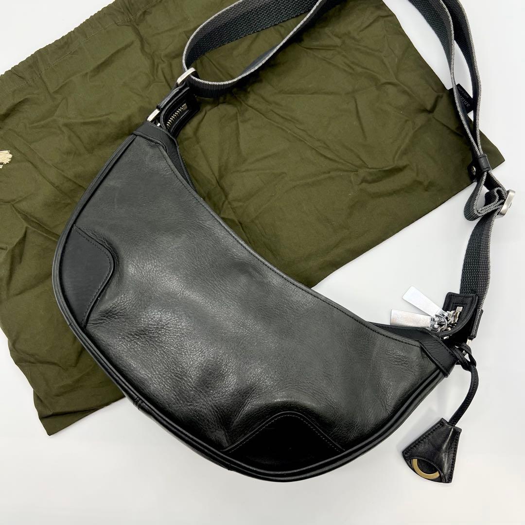 美品✨アニアリ　ボディバッグ　ハーフムーン　レザー　ブラック　バルケッタ　迷彩