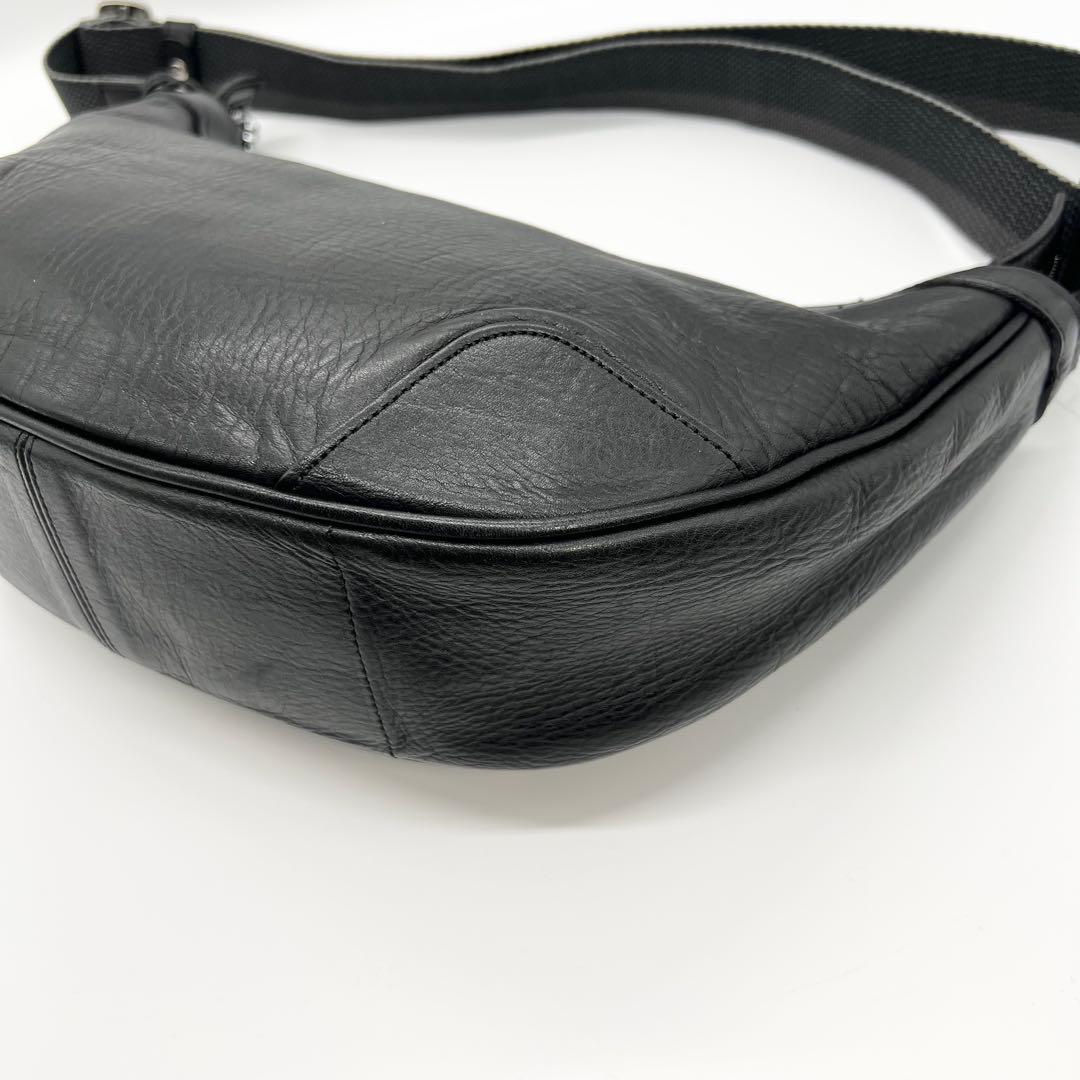 美品✨アニアリ　ボディバッグ　ハーフムーン　レザー　ブラック　バルケッタ　迷彩