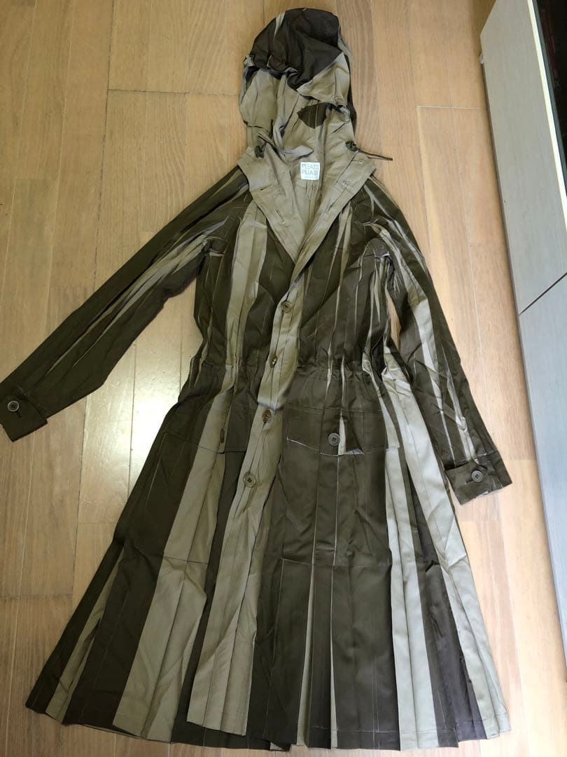 イッセイミヤケ　レインコート　サイズ3