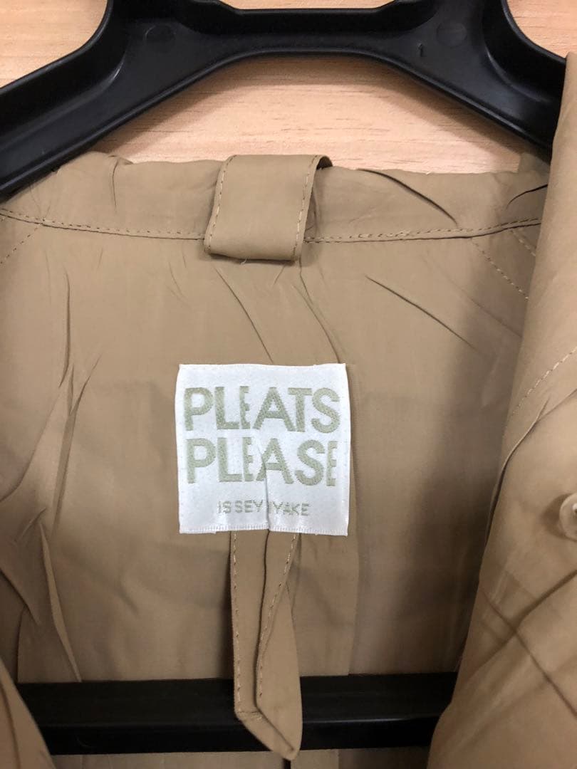 イッセイミヤケ　レインコート　サイズ3