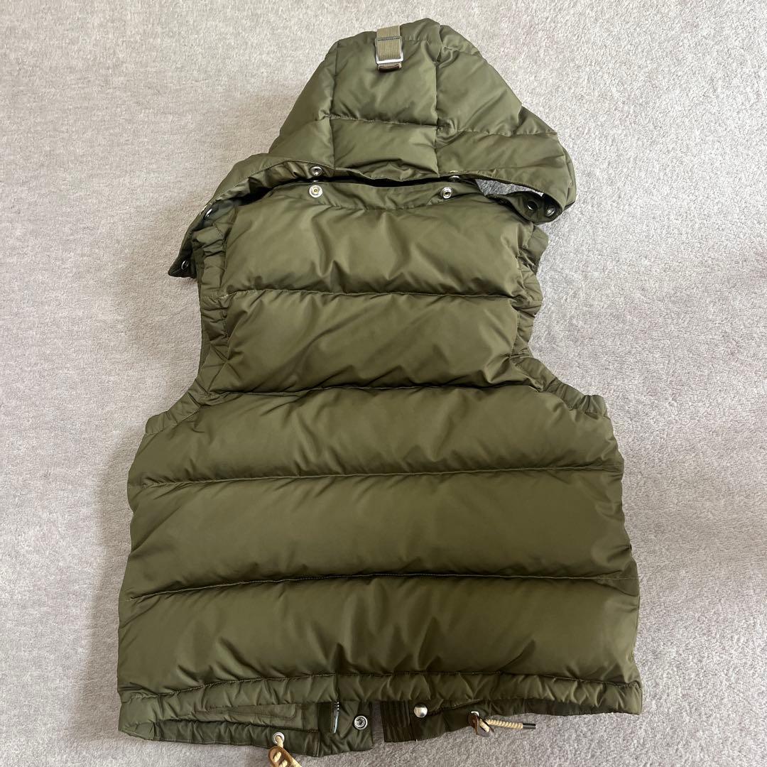 オリーブ色 フード付き ダウンベスト