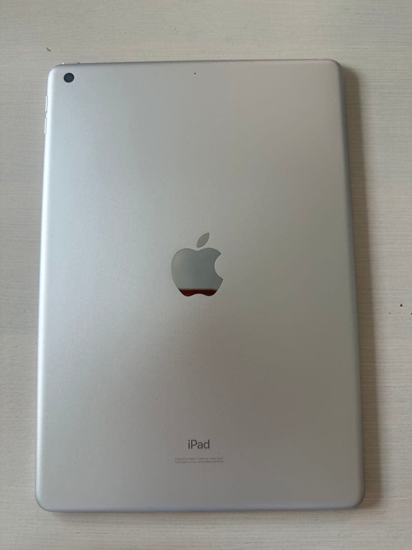 ※ラスト1台【未使用】Apple iPad シルバー 本体　第7世代　32GB