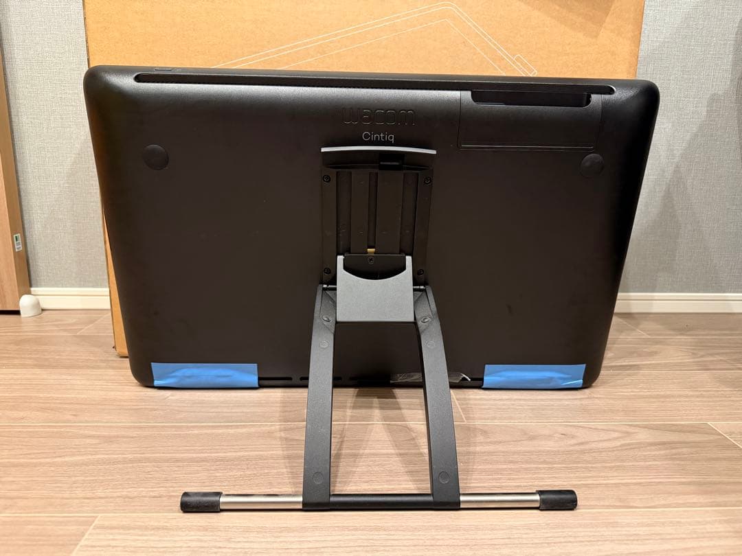 液タブ Wacom Cintiq 22 DTK2260K0D