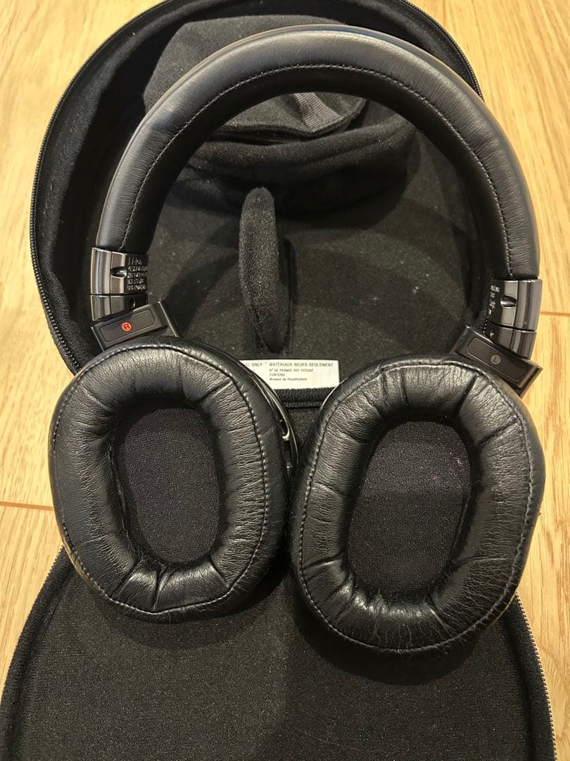 SONY 有線ヘッドホン キャリングケース付き