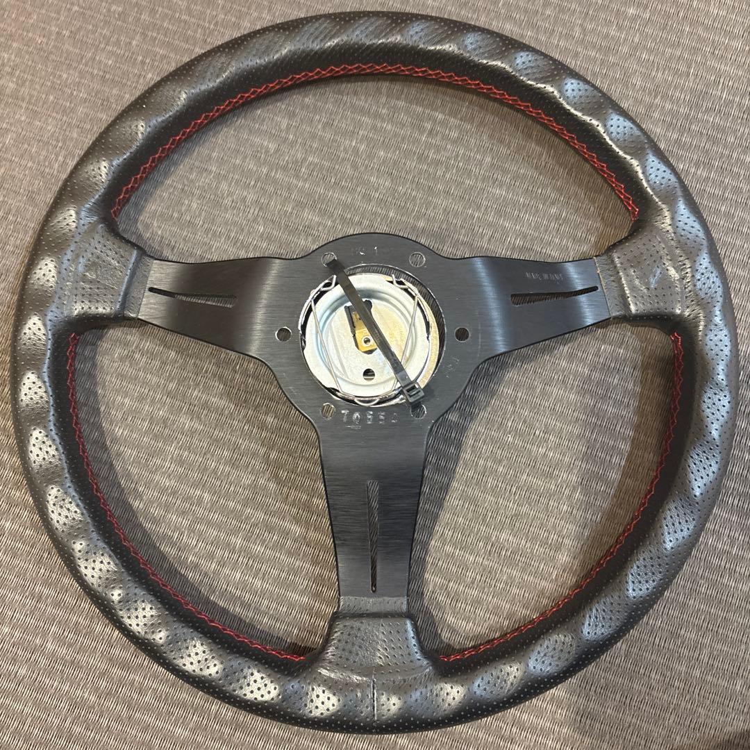 ナルディ　ステアリング　330mm