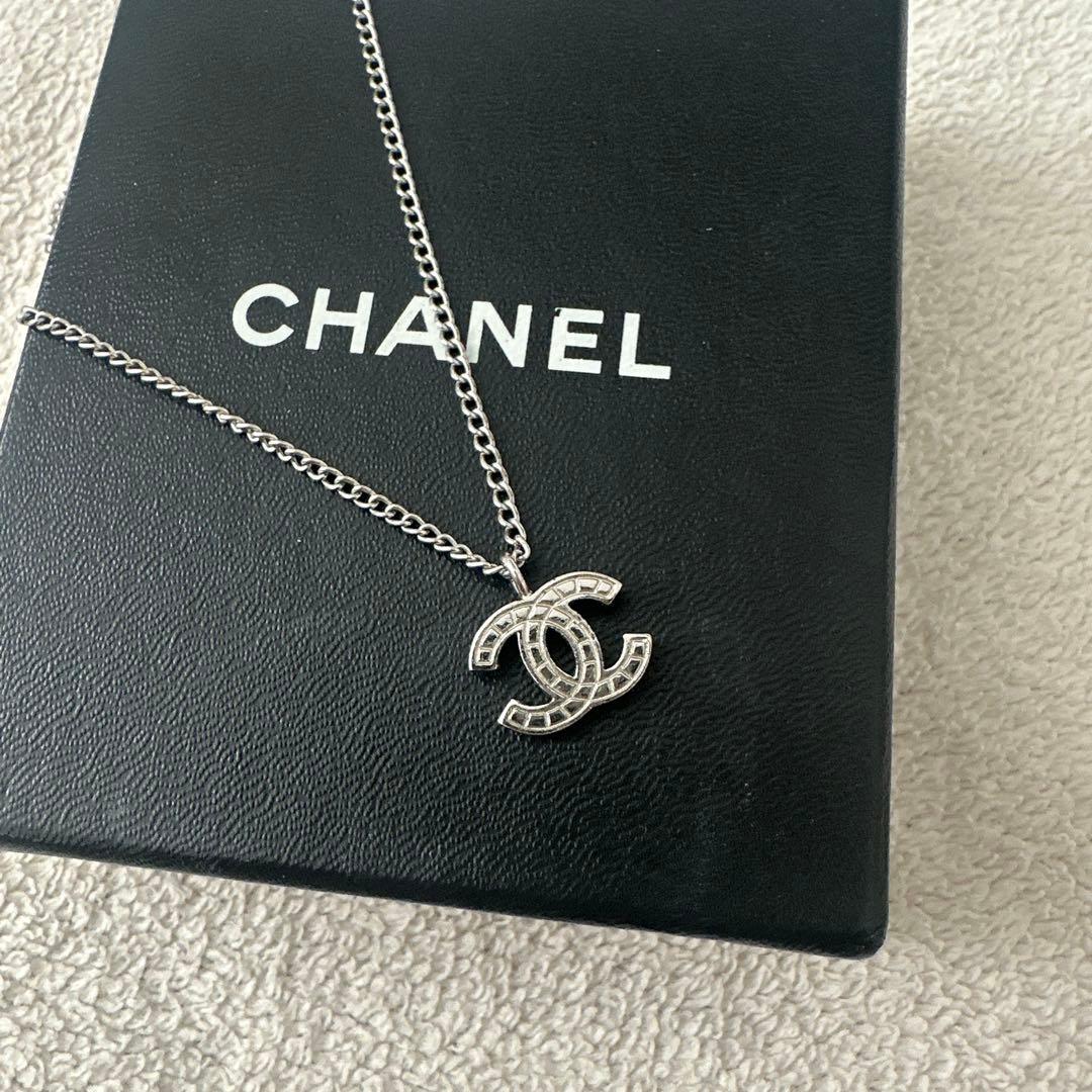 CHANEL シルバー ccロゴ ネックレス