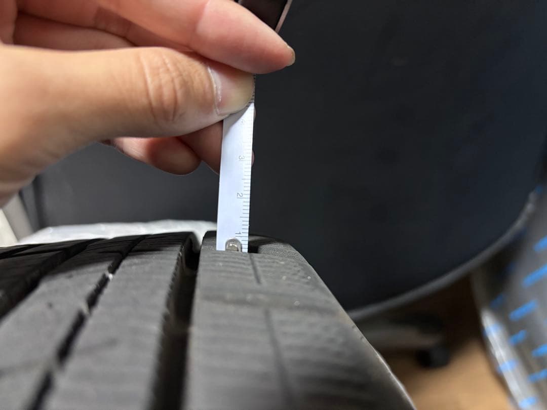 スタッドレスタイヤ4本ホイール付きナット付き