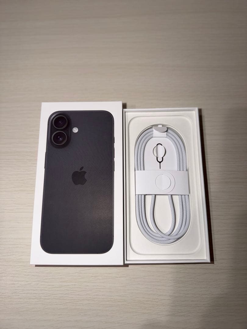 iPhone 16 ブラック 256GB