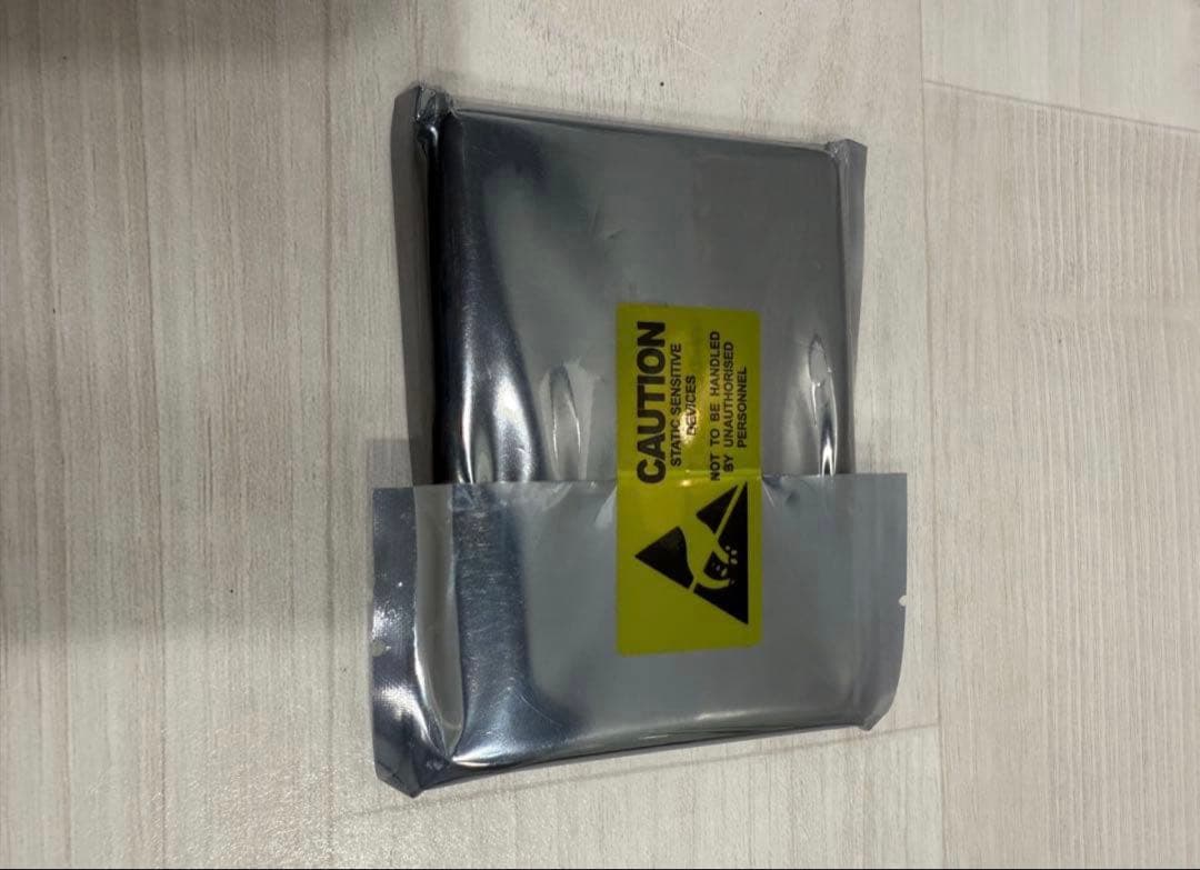 SE900 1TB 2.5インチ SATA III SSDバルク新品