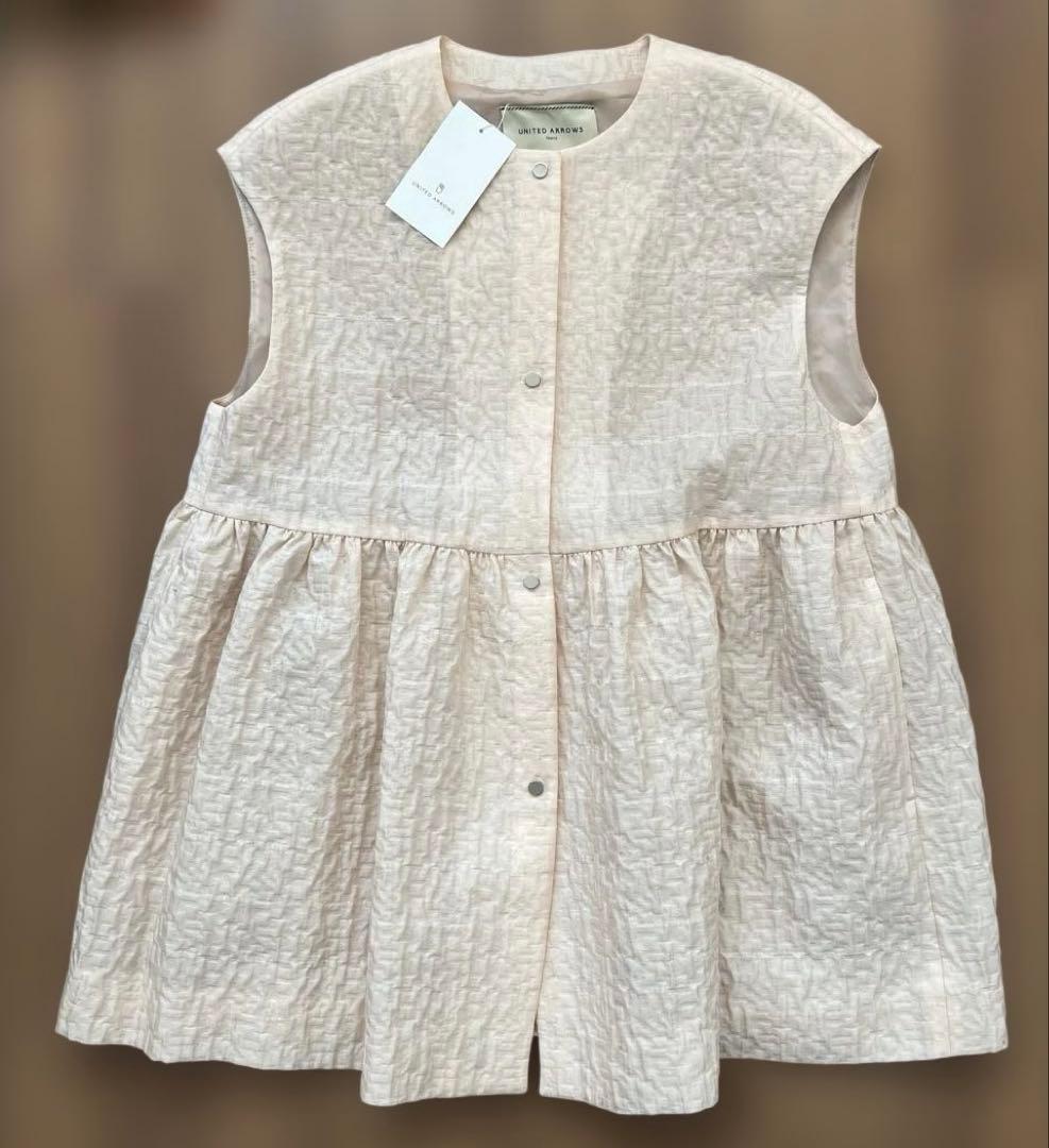 UA エアリー ドットジャカード ベスト