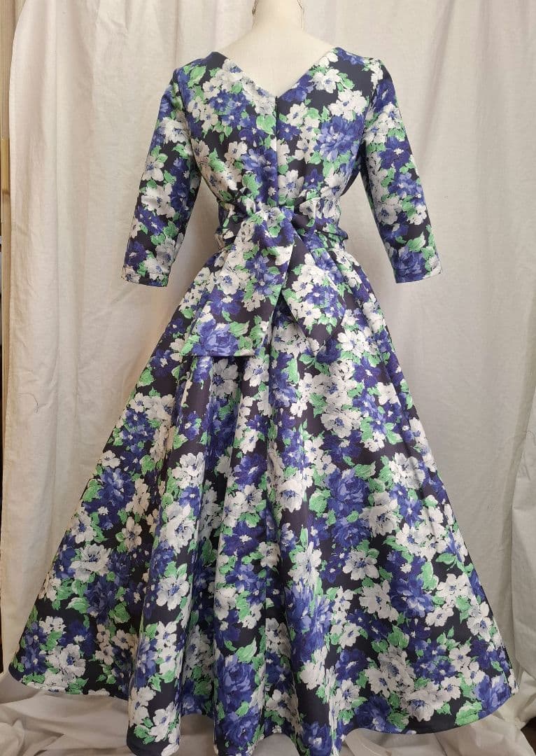 羽様 フレアワンピース