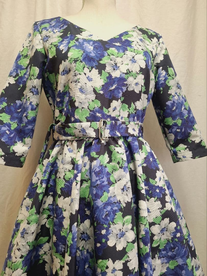 羽様 フレアワンピース