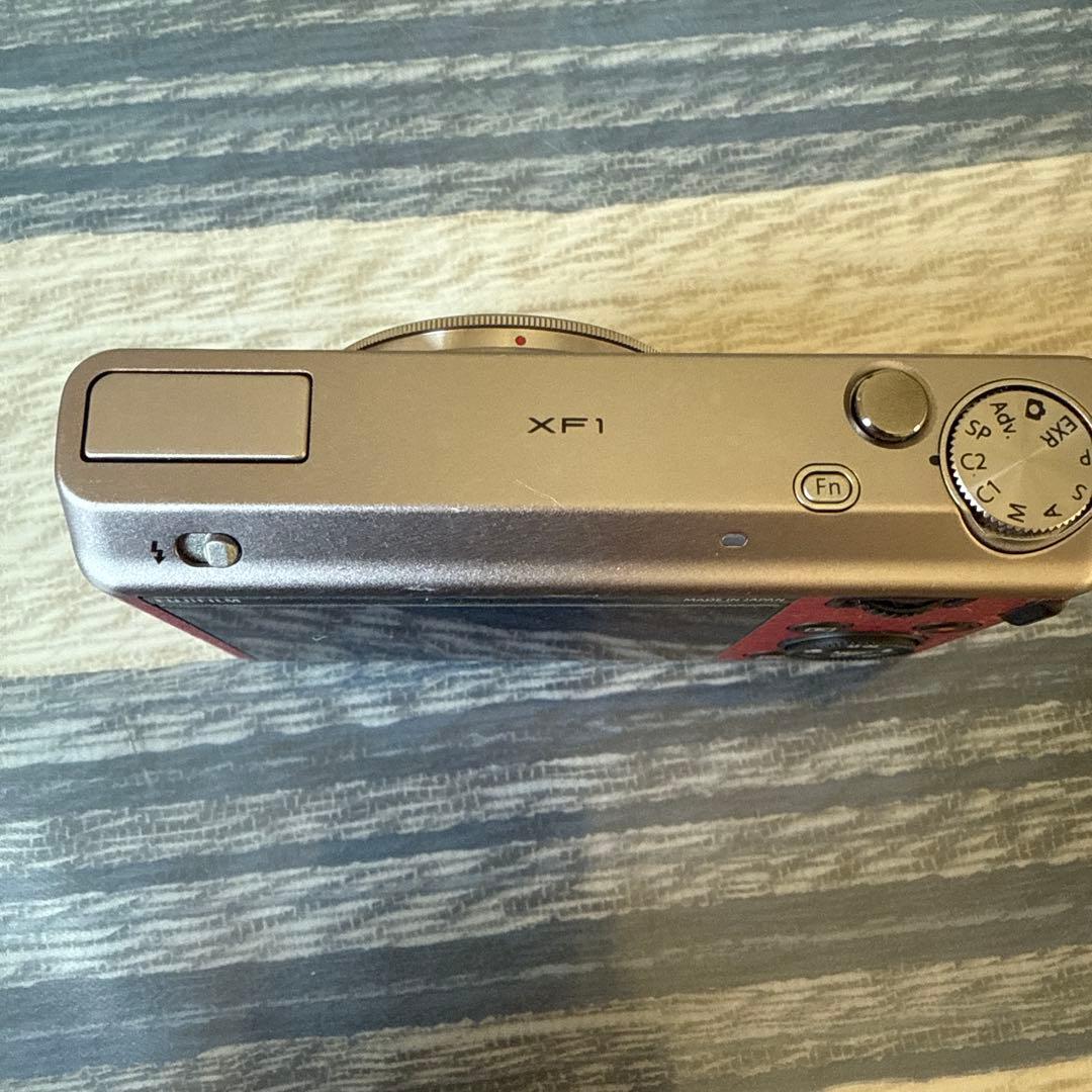 Fujifilm XF1 コンパクトデジタルカメラ レッド