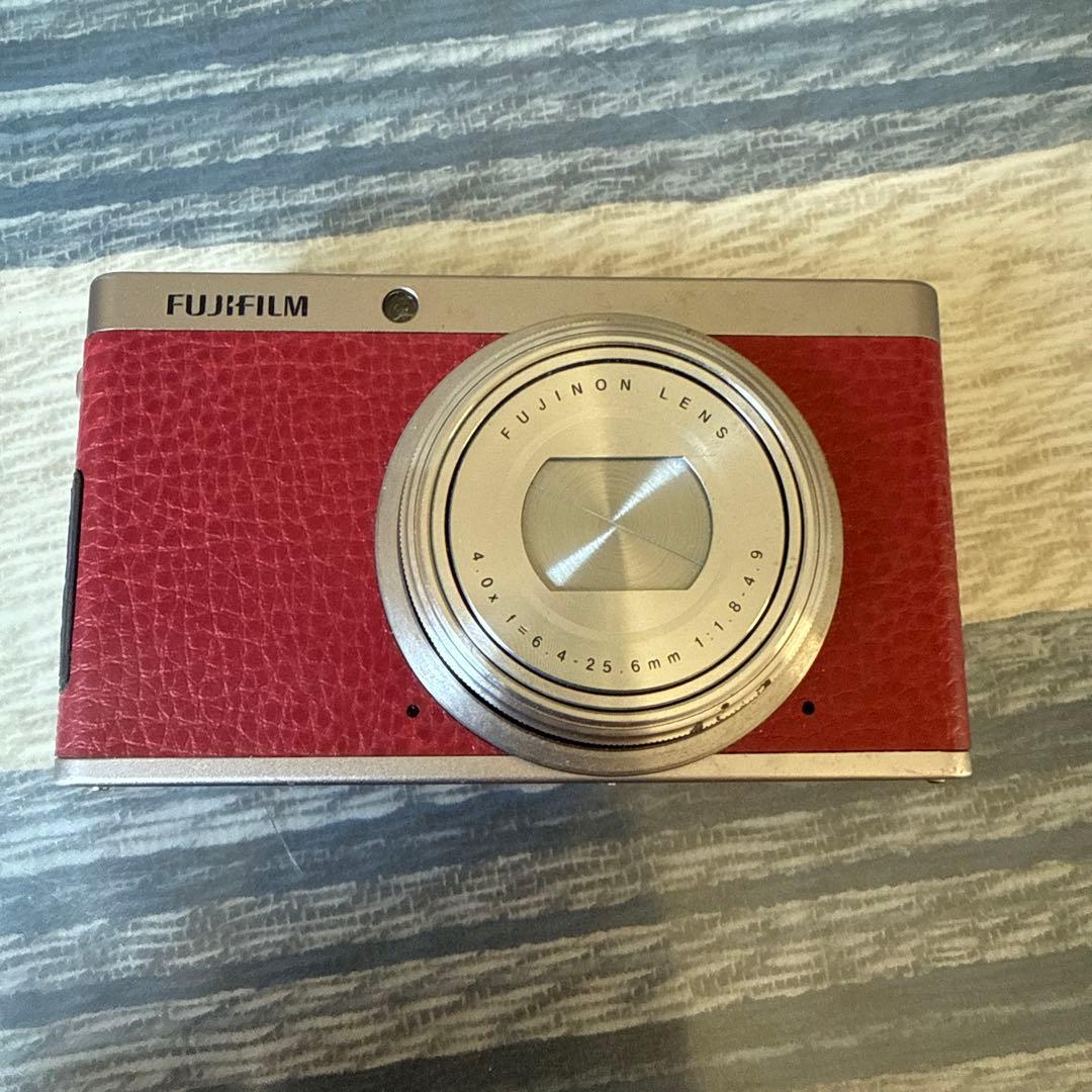 Fujifilm XF1 コンパクトデジタルカメラ レッド