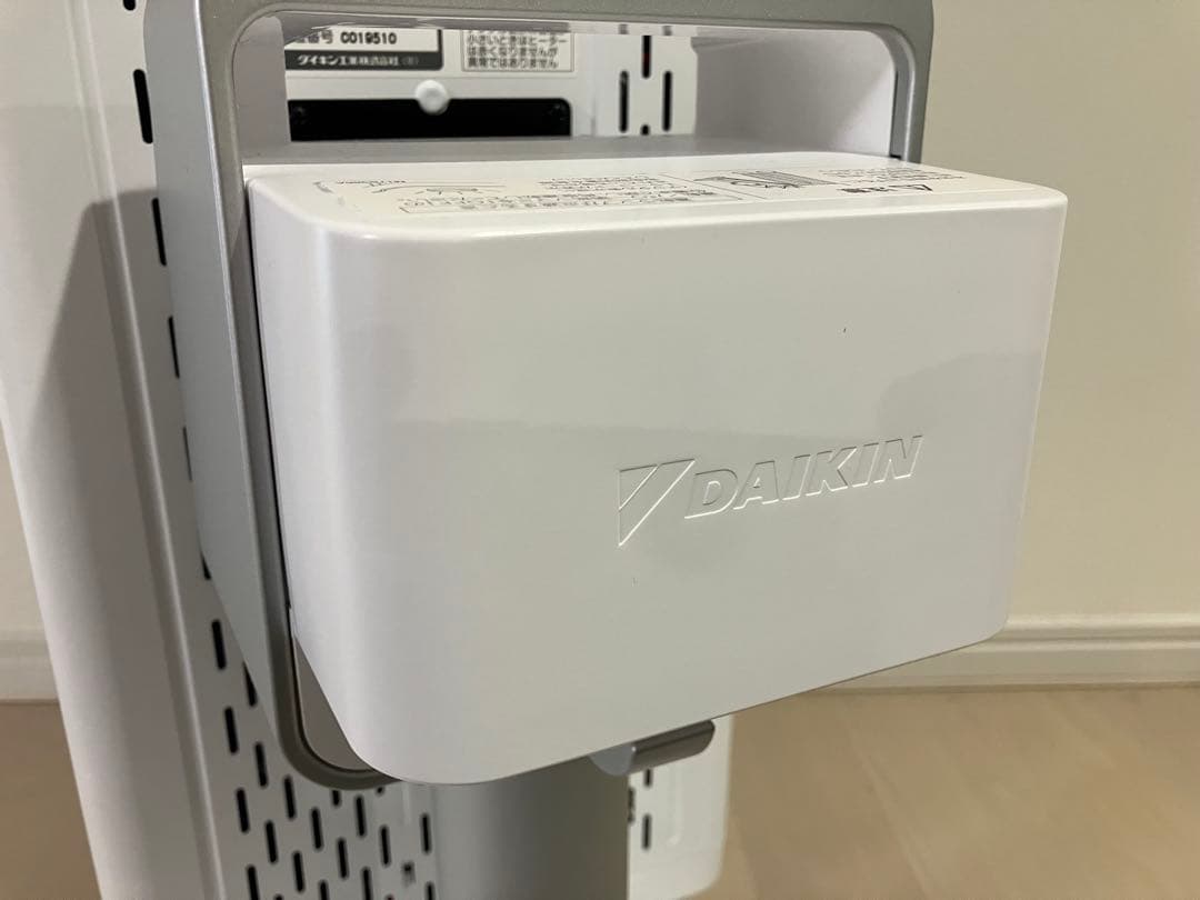【2023年製】DAIKIN 遠赤外線暖房機 CER11YS-W