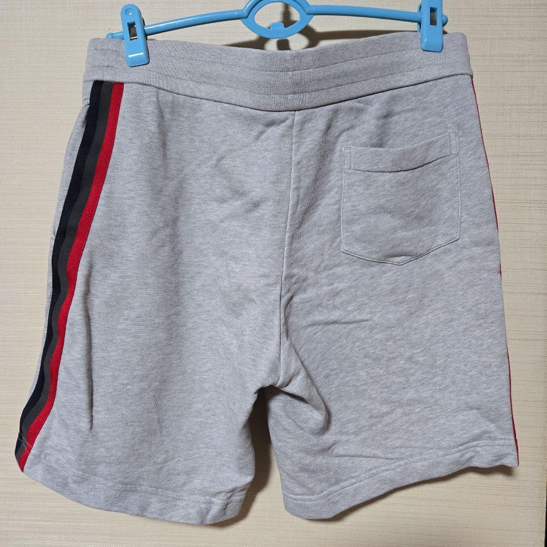 MONCLER サイドストライプ ショートパンツ グレー