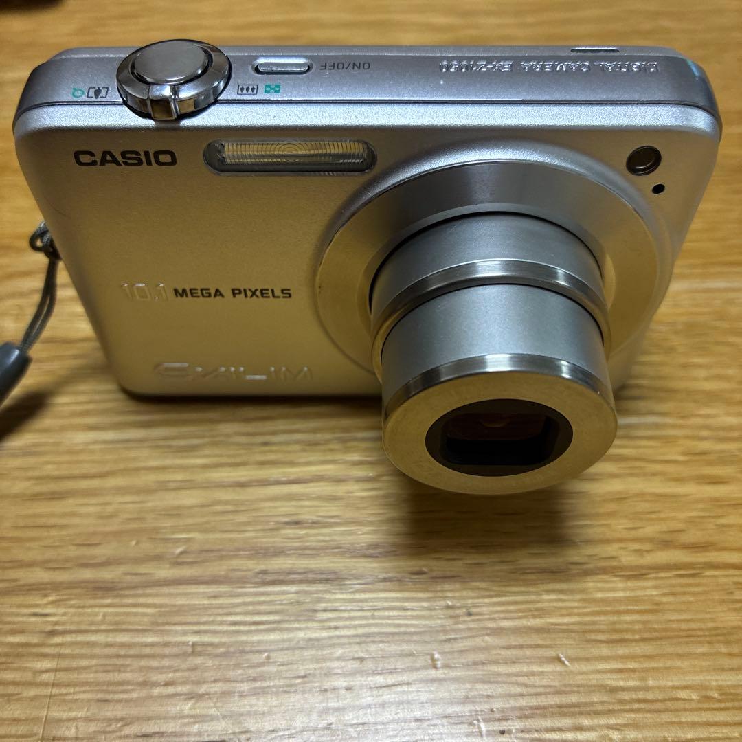 カシオ CASIO EXILIM EX-Z1050 シルバー　ポーチ付