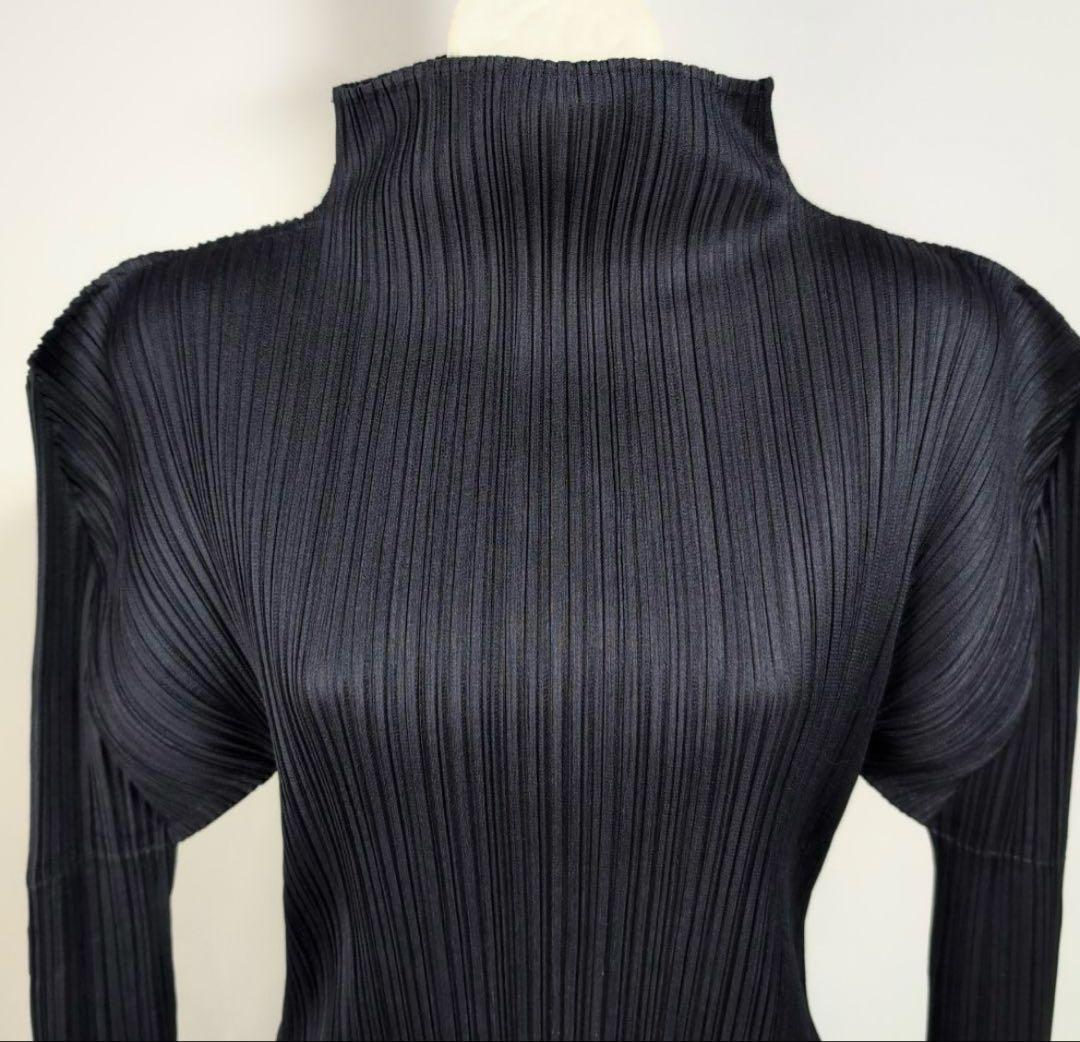 専用 イッセイミヤケ ブラック プリーツプリーズ デザイン 長袖トップス