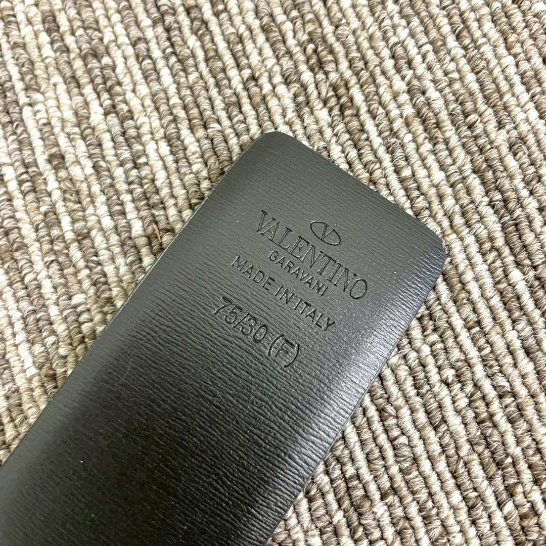 超美品　VARENTINO　ヴァレンティノ　Vロゴ　ベルト　レザー　ゴールド