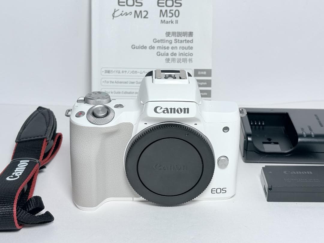 新品級 キヤノン EOS Kiss M2 ボディ ホワイト