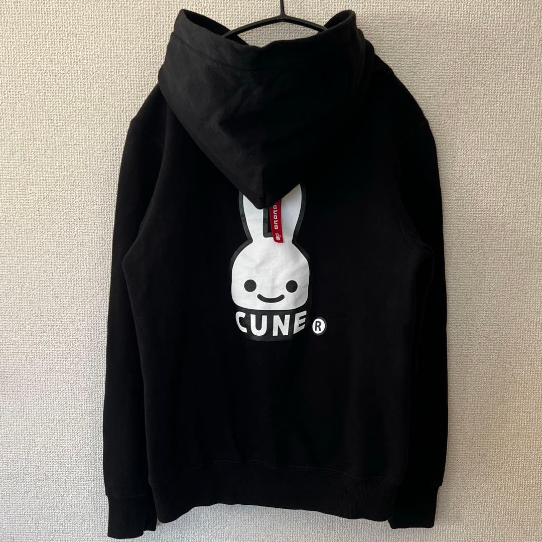美品 CUNE キューン ウサギ 両面ロゴ パーカー S ブラック