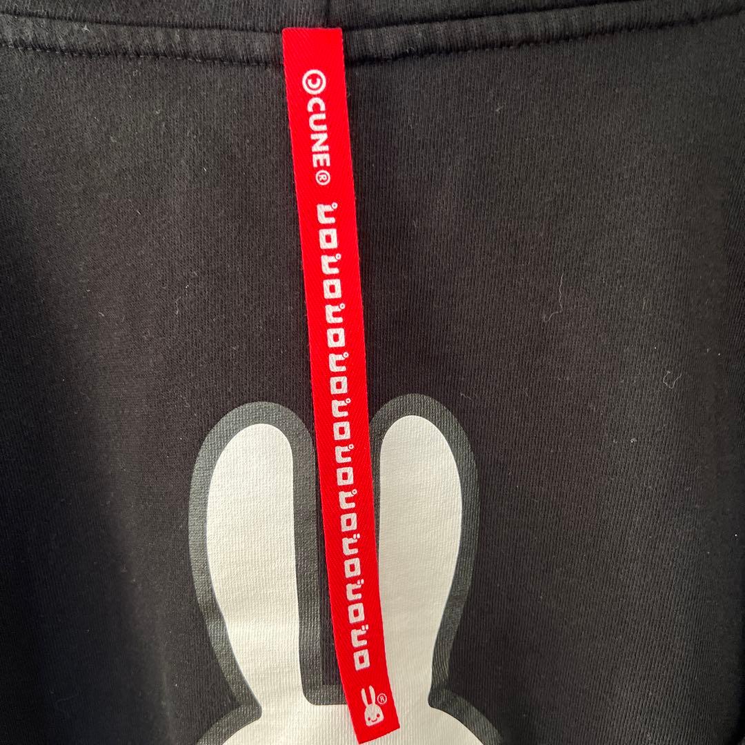 美品 CUNE キューン ウサギ 両面ロゴ パーカー S ブラック