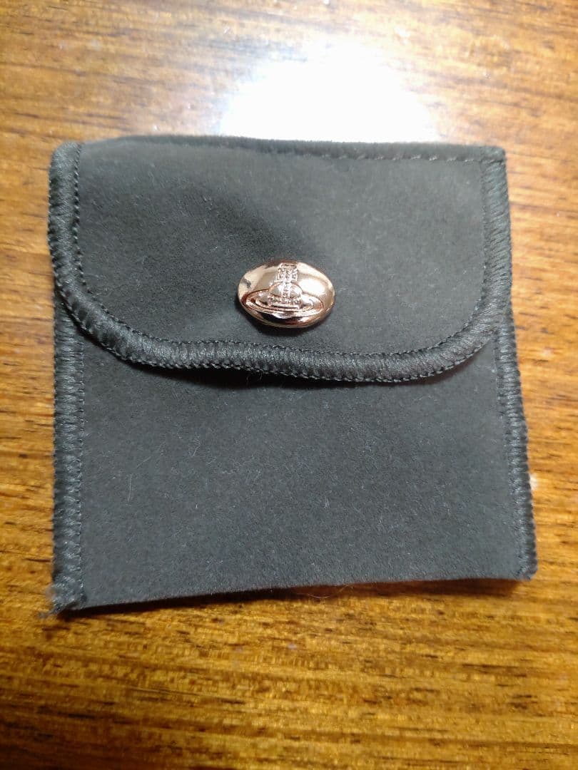 まる Vivienne Westwood ピアス 黒