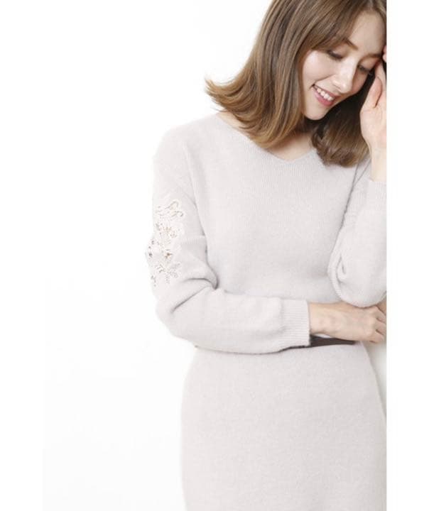 Apuweiser-riche❤︎袖刺繍アンゴラニットワンピース