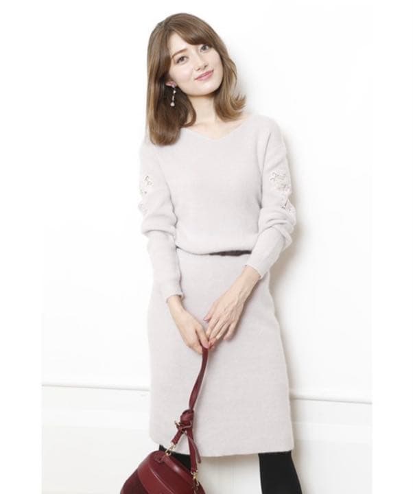 Apuweiser-riche❤︎袖刺繍アンゴラニットワンピース