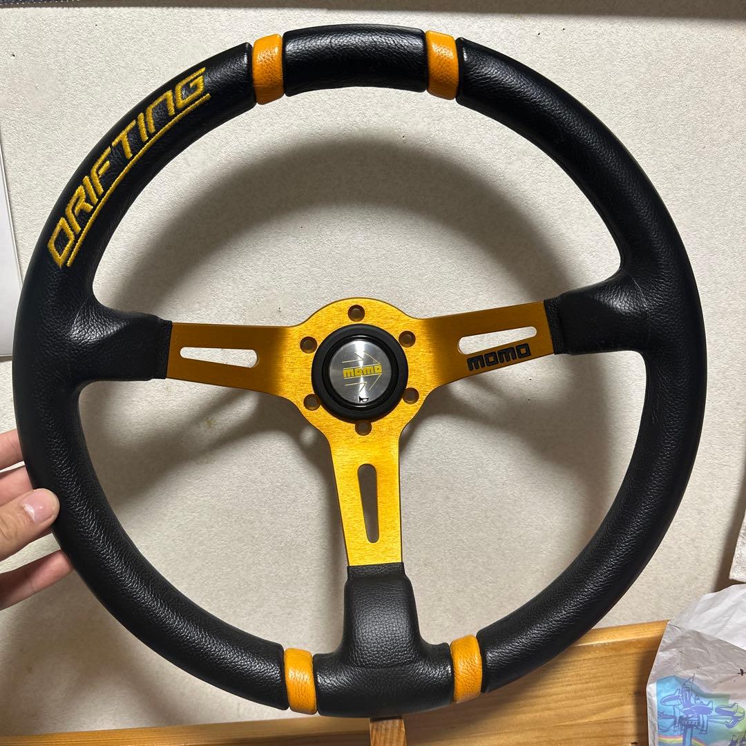 momo DRIFTING ステアリング 黒/オレンジ