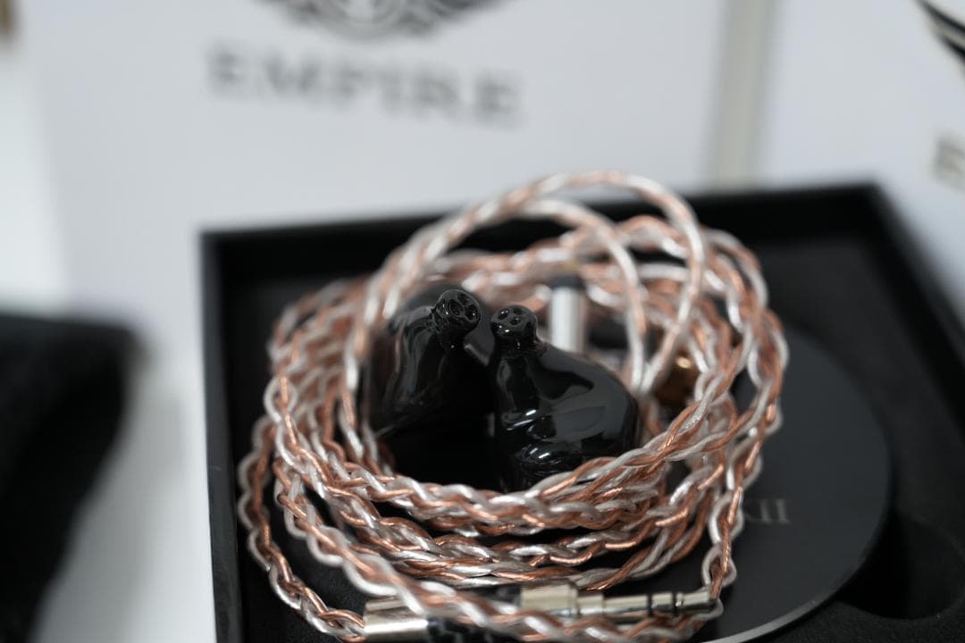 イヤホン Empire Ears VALKYRIE MkII