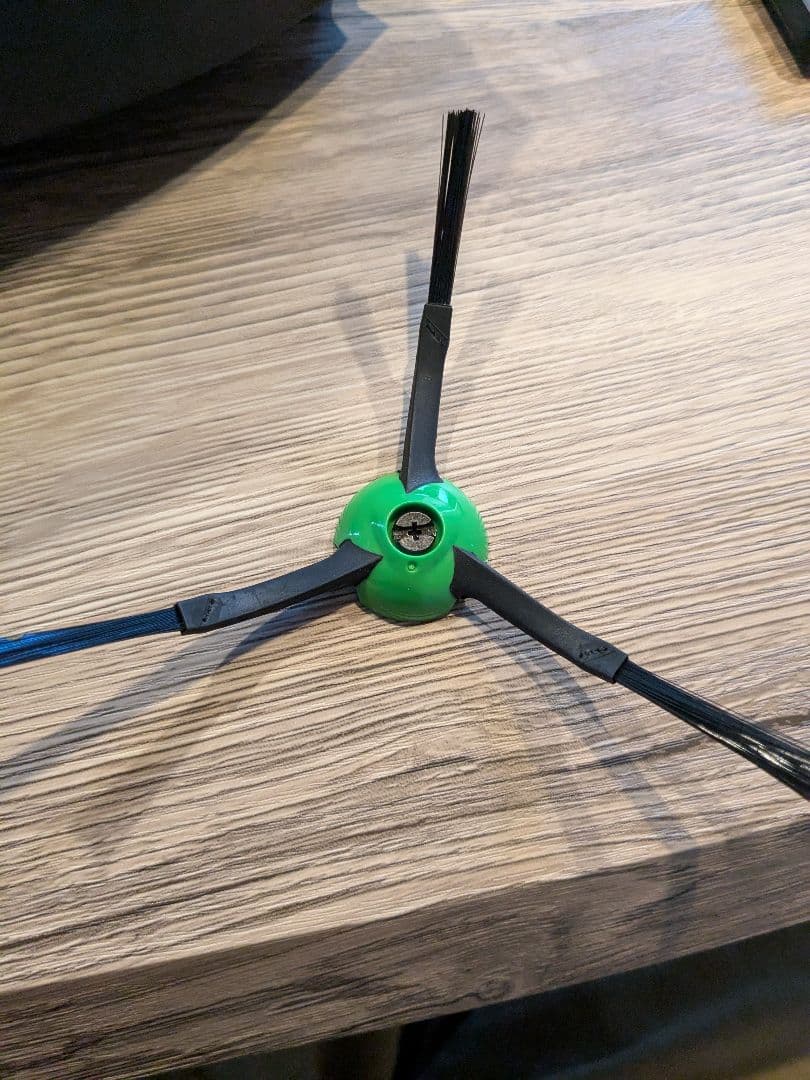 ヤマ　ロボット掃除機 本体　ルンバj5+　箱無し