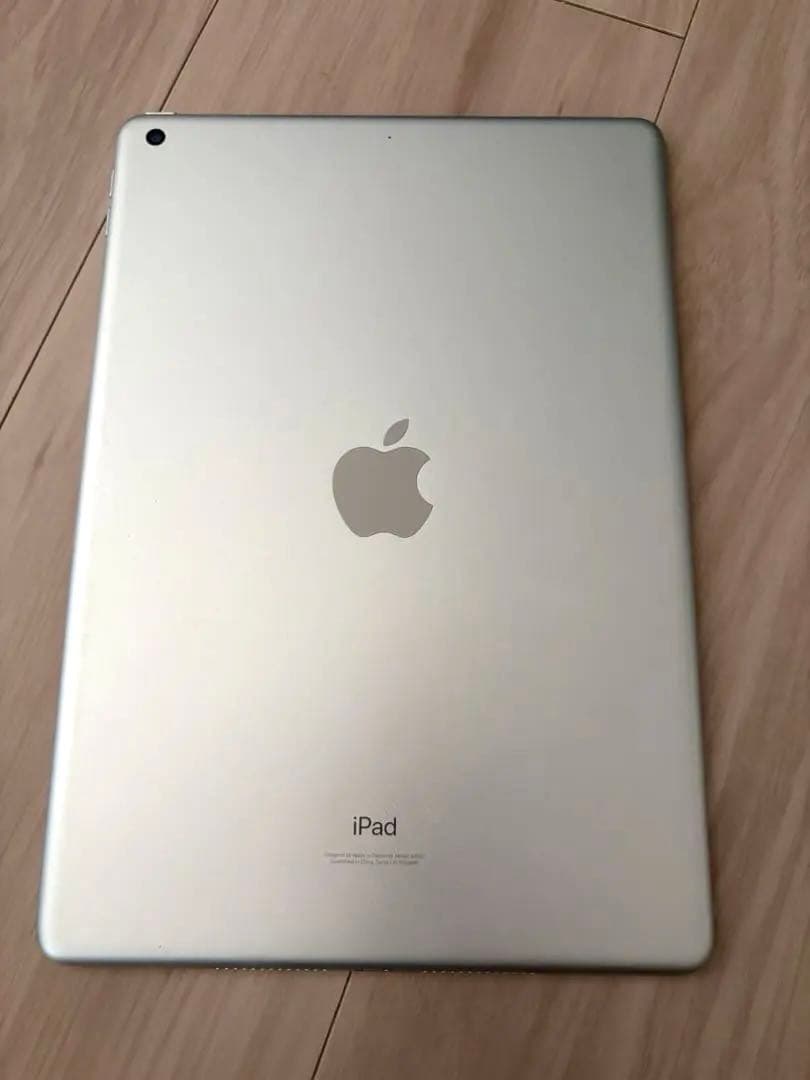 【かなり美品】iPad 第9世代　10.9インチ シルバー 本体