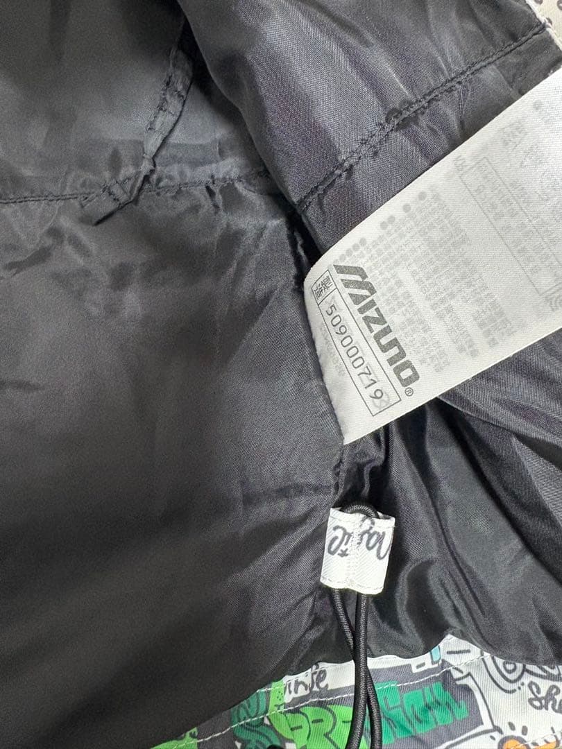 美品　子供用スキーウェアセット（ジャケット・パンツ・手袋）　140