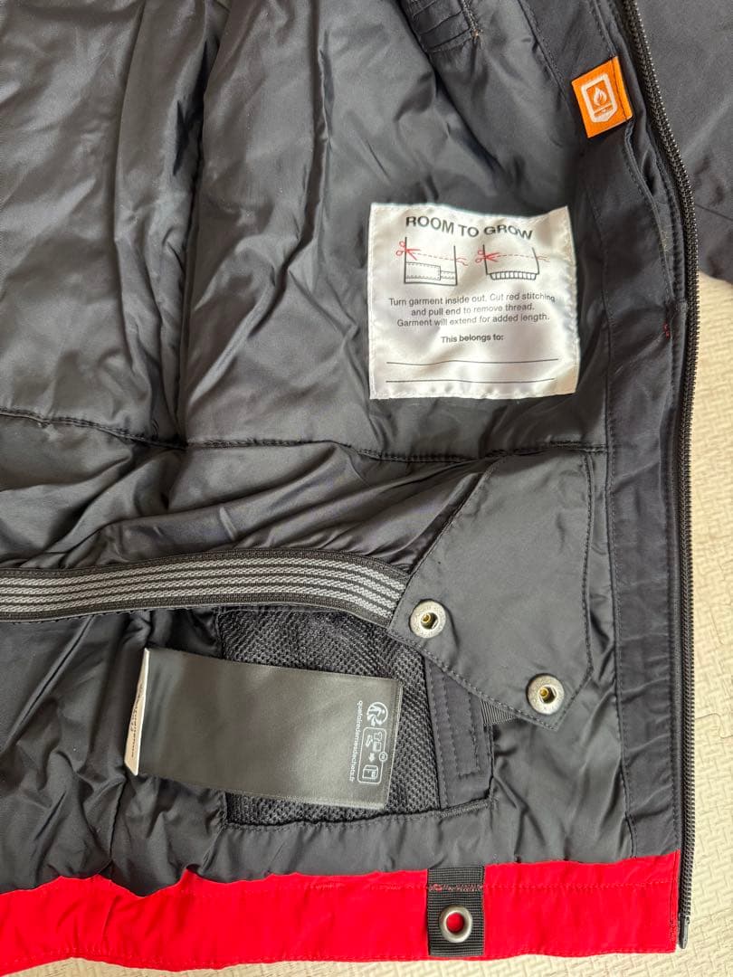 Burton 子ども用スキーウェア 黒/赤❤️120センチ