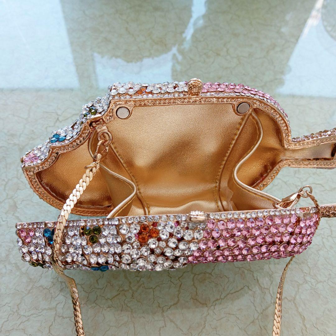 アイスクリーム型　ビジュー　ストーン　クラッチバッグ　パーティー　カクテル