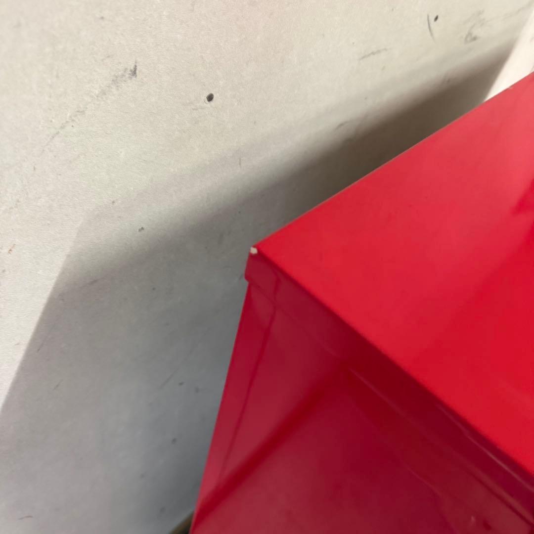 【930】赤いモダンチェスト