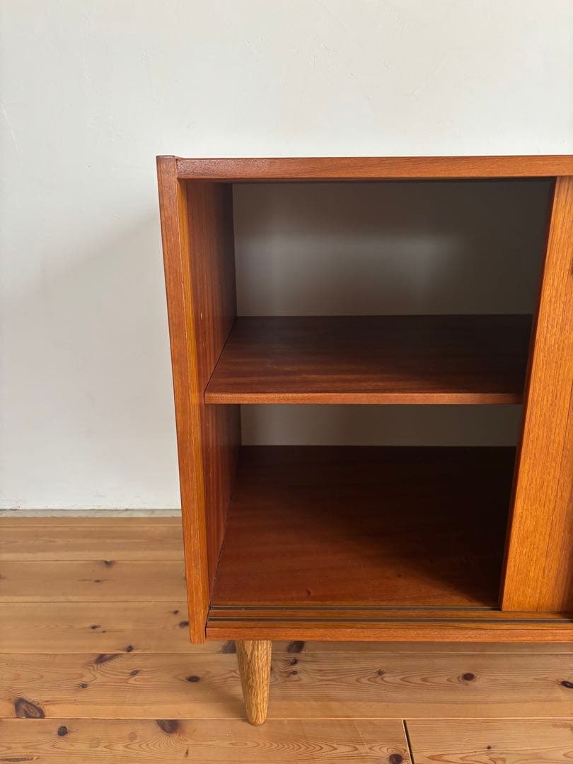 北欧ヴィンテージ　チーク　デンマーク　サイドボードキャビネット