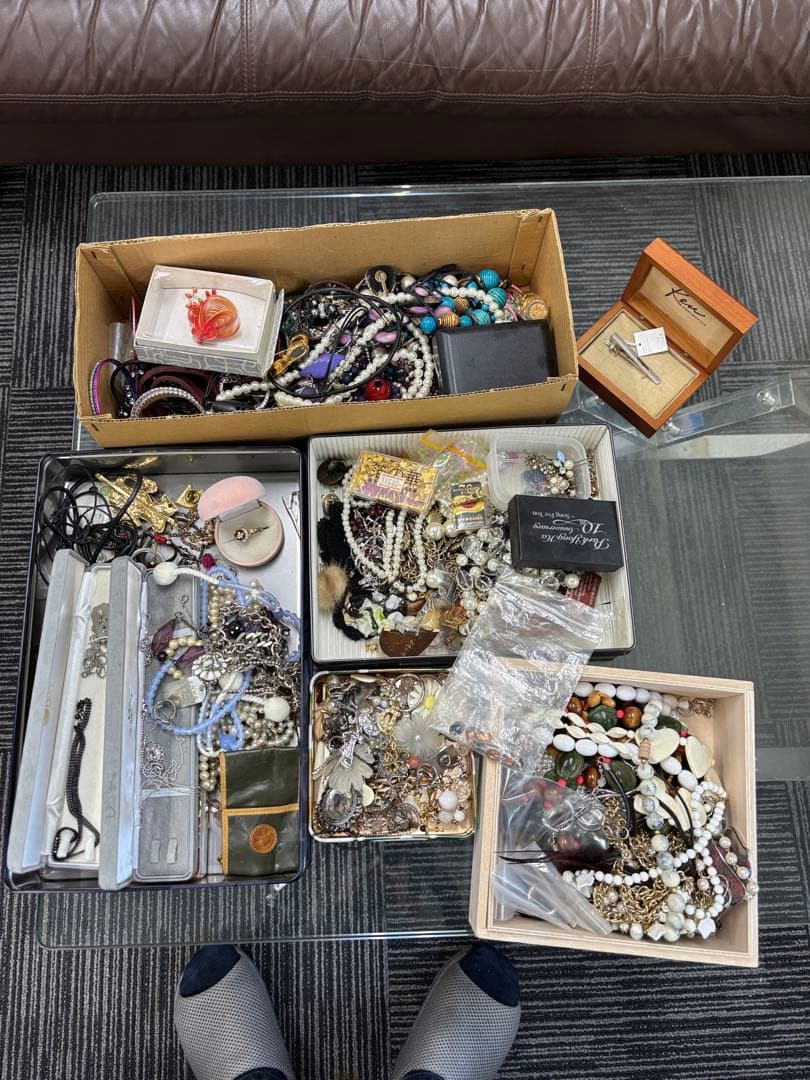遺品整理　アクセサリー等　大量