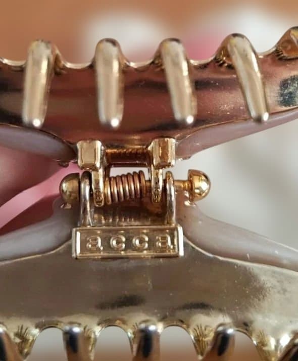 acca ヘアクリップ ベージュ Mサイズ