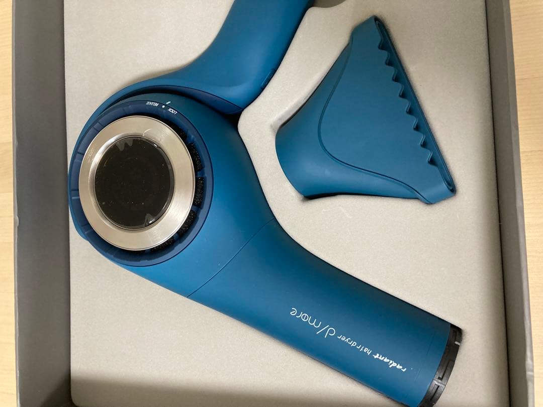 d/more ヘアドライヤー 青