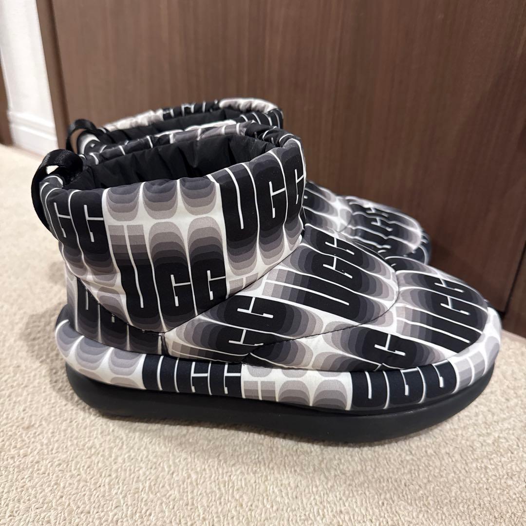 UGG ロゴプリント ショートブーツ
