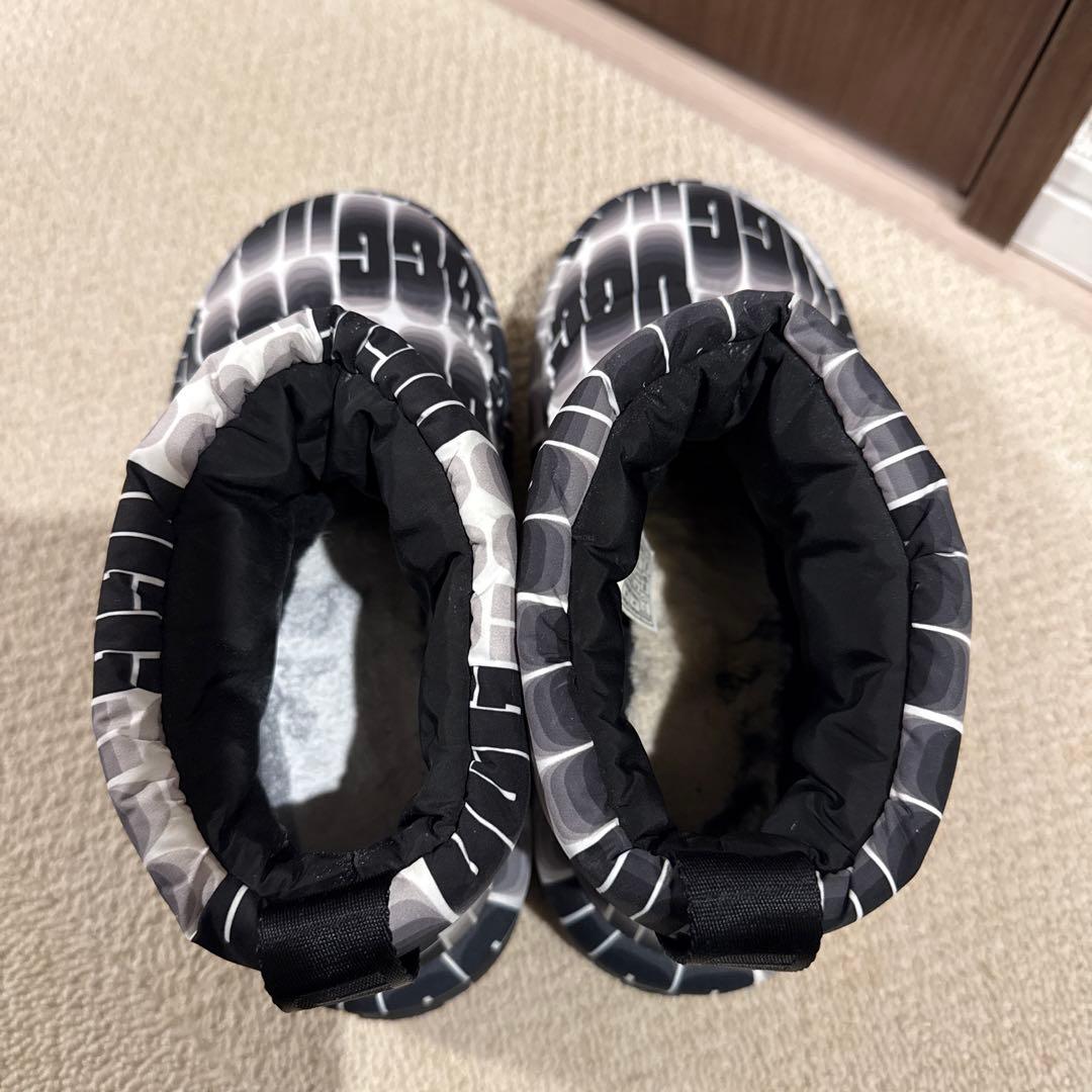 UGG ロゴプリント ショートブーツ