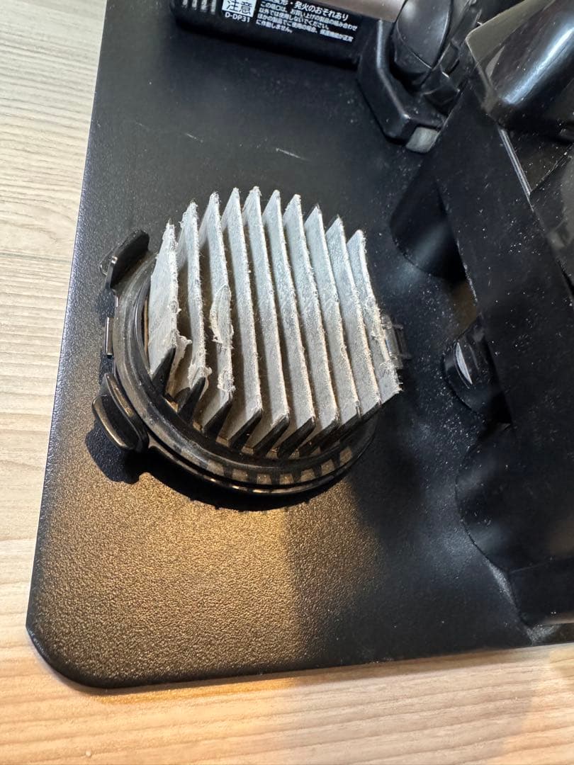 期間限定〜8/23まで　日立 コードレス掃除機 23年製 PV-BHL3000J