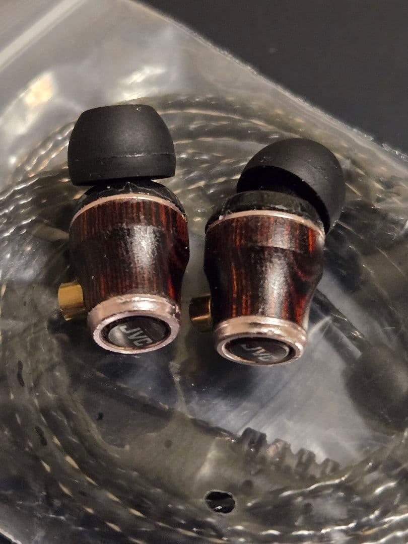 聴き疲れ無縁の「引き算の美学」JVC HA-FW03 ウッドドーム MMCX化改