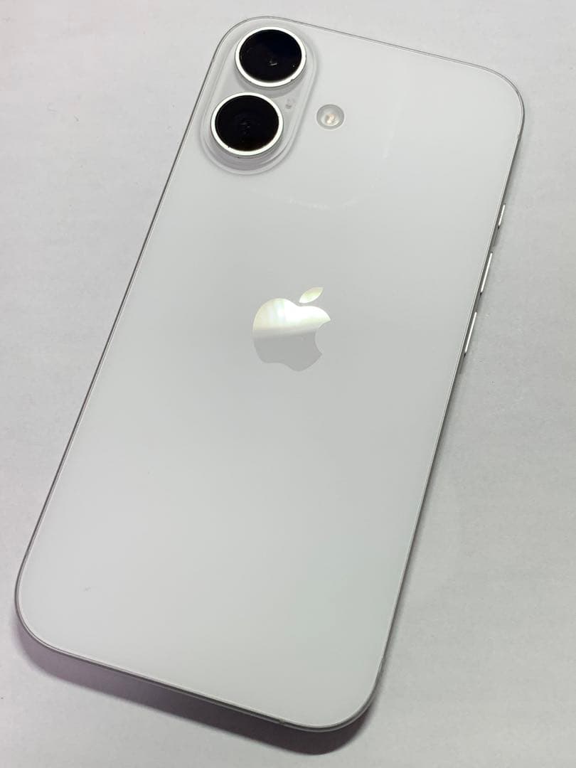 iPhone 16 128 GB ホワイト SIMフリー