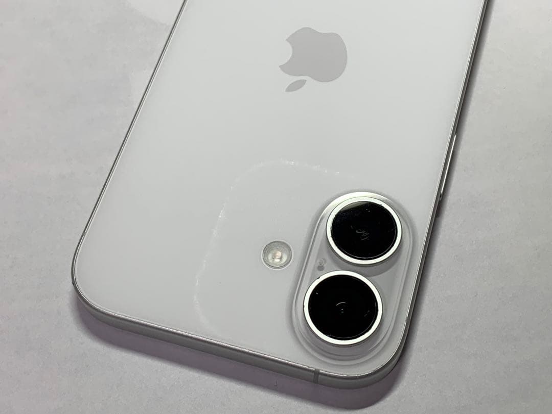 iPhone 16 128 GB ホワイト SIMフリー