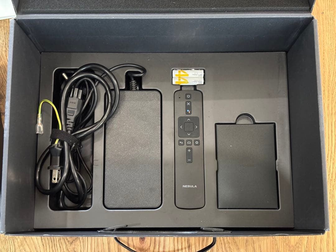 美品　Anker NEBULA Cosmos