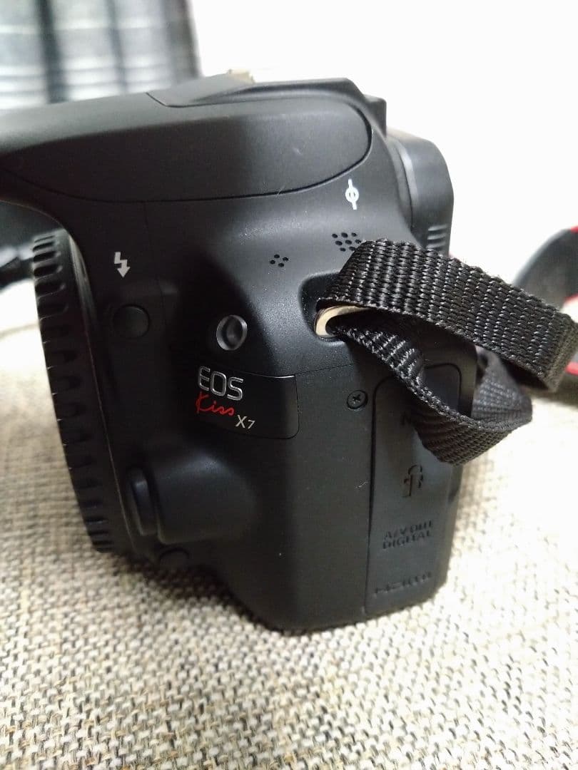 【AB評価】　Canon EOS Kiss X7 本体＋バッテリー・充電器